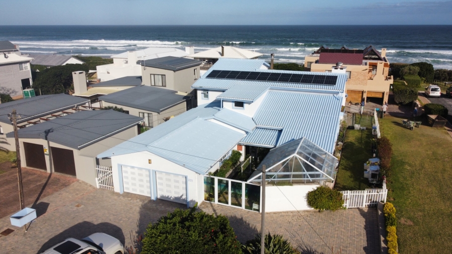 4 Bedroom Property for Sale in Outeniqua Strand Western Cape